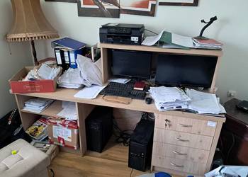 Syndyk sprzeda Biurko