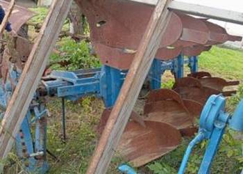Pług 4 skibowy obrotowy rabewerk