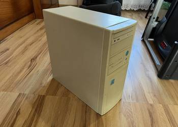 Zabytkowy komputer PC AT Pentium MMX 166MHz