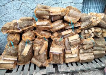 Drewno do kominka i wędzenia