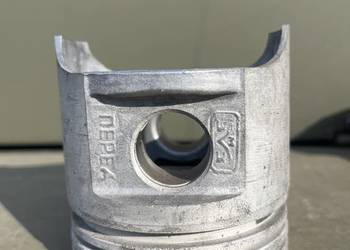 Tłok silnika 92 , np Uaz