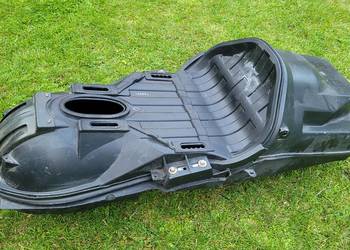 siedzenie schowek na kask YAMAHA MAJESTY YP 250 ,MBK SKYLINER 250