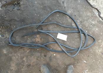 TOYOTA YARIS I 3D uszczelka drzwi klapy tył