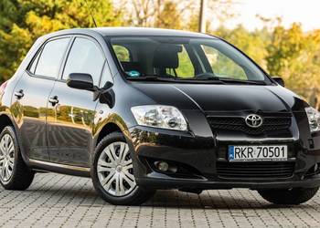 TOYOTA  AURIS