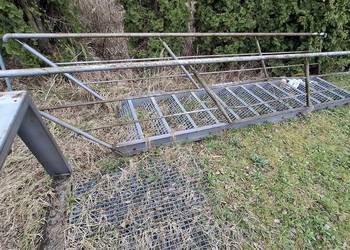 Schody metalowe zewnetrzne