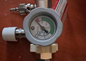 Reduktor GCE 2szt do tlenu medycznego.