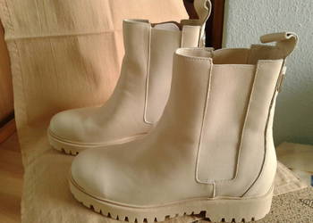 Buty damskie sztyblety Guess Oakess rozm. 40 beżowe