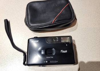 Aparat na kliszę kieszonkowy retro sprzęt Revue flash