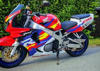 Motocykl Honda CBR 900RR SC33 kultowy superbike