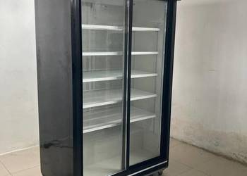 Chłodziarka witryna do napoi i nabiału 124 cm . 1100 l