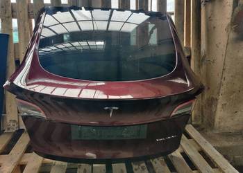 TESLA MODEL Y 2023 TYLNA KLAPA BAGAŻNIKA LAMPY ZAMEK