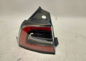 TESLA MODEL Y 2022r LAMPA LEWY TYŁ 