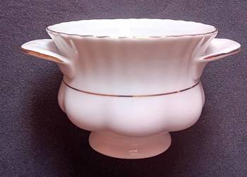 Bulionówka Chodzież, fason Iwona, dekor Złota Linia. Sygn. Stamar S.A.