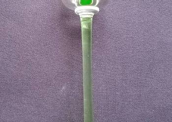 Secesyjny kieliszek do likieru na uranowej nóżce. Przełom XIX i XX w.