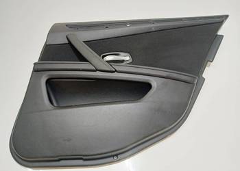 BOCZEK TAPICERKA DRZWI PRAWY TYŁ TYLNY BMW E60 E61 LCI OE (4824730) CZARNY