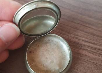 puzderko damskie z fiołkami i nożyk do listów