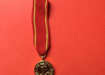( 2054 ) Medal Za Warszawę