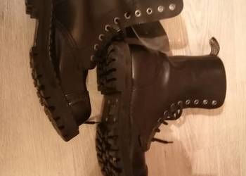 Glany o numerze butów 42