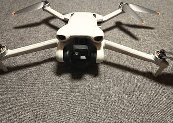 Dron DJI mini 3