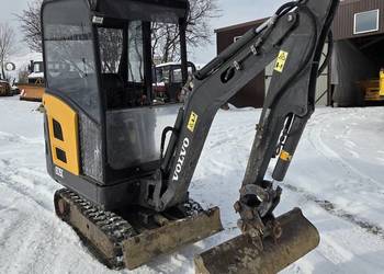 Minikoparka VOLVO EC15C