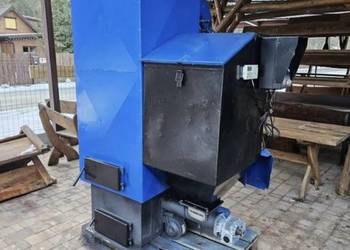 Piec nadmuchowy warsztatowy z podajnikiem – 80 kW