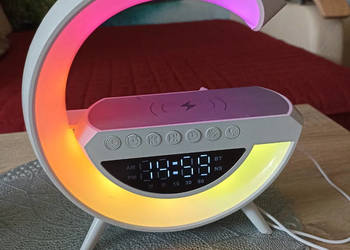 Nowy radiobudzik lampka ladowarka