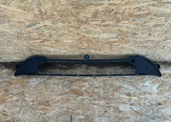 Środkowa kratka zderzaka przód cla w117 13-17 zwykła A1178851122