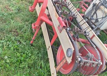 Przewracają do siana pasowa na 3 rzędy zebow