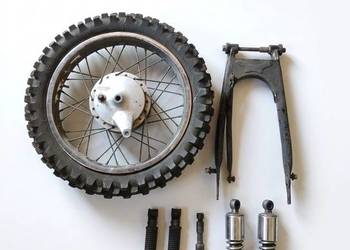 Koło Wahacz Oś Podnóżki Amortyzatory SUZUKI GN 125 Części