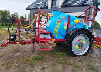 Opryskiwacz na kołach ciągany Biardzki 2200L pilmet krukowiak bury