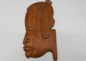Afrykańska Płaskorzeźba – Ręcznie Rzeźbiona Głowa w Drewnie