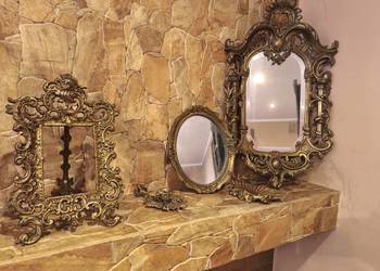 Zestaw z mosiądzu, lustra, popielnica, świecznik i ramka na zdjęcia