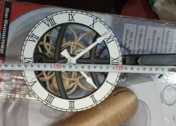 Zegar ścienny z wagą szkieletor plastik