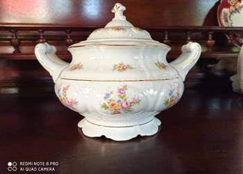 Waza, z pokrywką, z kwiatuszkami.  Stara Role. Czechoslovaki