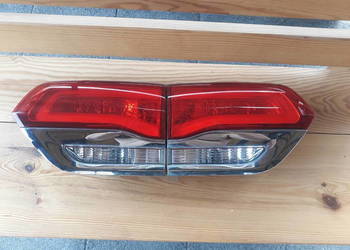 jeep grand cherokee wk 2 lampa tył chrom lampy klapy