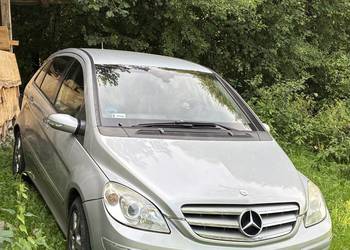 # ? MERCEDES-BENZ B 180 CDI • 164 KM • 6 BIEGÓW  CarPlay