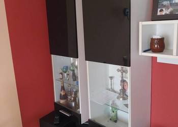 Szafki wiszące z szybami