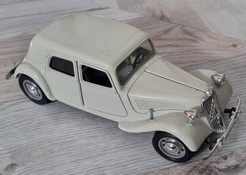 Bburago Citroen 15cv 1:24