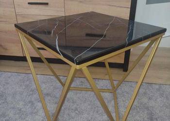 Stolik kawowy w stylu glamour