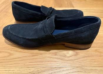 Eleganckie loafersy męskie Marks & Spencer zamszowe czarne – rozm. 46/47