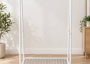 Biały wieszak stojący z półką na buty – 80 cm – 40 zł