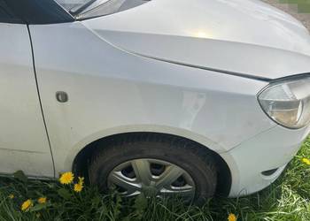 Błotnik błotniki lewy prawy Skoda Fabia II LF9E