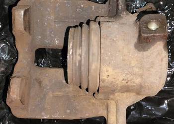 Mercedes C-klasa W203 2.0 129 km, prawy zacisk hamulcowy przedni, 685074