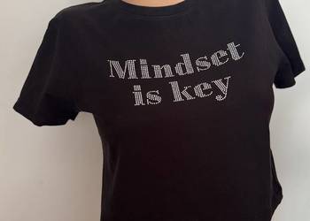 Czarny crop top Mindset is key
