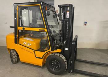 Wózek widłowy nowy, 2.5T, triplex, kabina