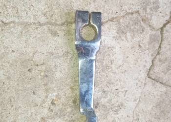 Junak M07 dźwigienka rozpieraka hamulca