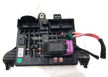 SKRZYNKA BEZPIECZNIKÓW OPEL INSIGNIA A 13277321 Hatchback 08-17 2.0 13