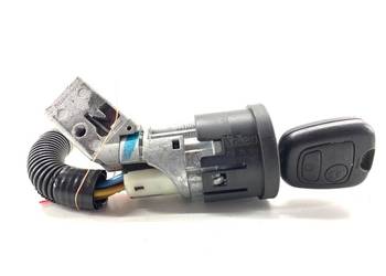 STACYJKA TOYOTA AYGO I 73678312 1.0 68KM 05-14 KLUCZYK