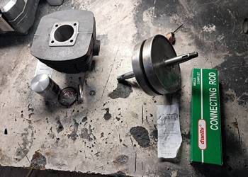 Wsk 125 cylinder zmd po szlifie tłok pierścienie zestaw wał po regeneracji