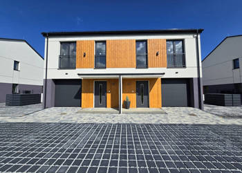 Nowoczesny dom z garażem i poddaszem